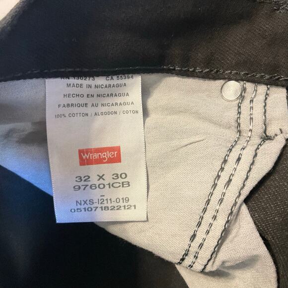 Wrangler Men Jeans size 32 x 30 Black Mid Rise Straight Fit - Picture 9 of 11